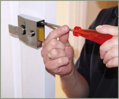 Locksmith Solution Services Fort Lauderdale, FL 954-366-2650 - 68-44-11