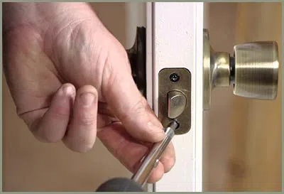 Locksmith Solution Services Fort Lauderdale, FL 954-366-2650 Locksmith Solution Services Fort Lauderdale, FL 954-366-2650 - 68-44-18
